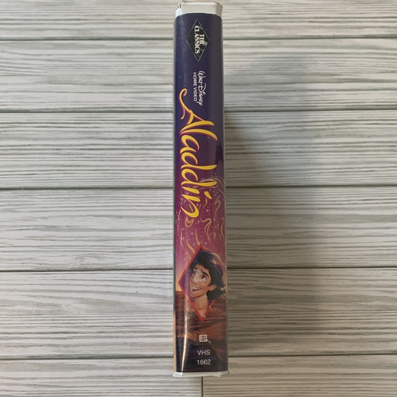 Disneys 1992 Aladdin VHS tape - Picture 3 of 9